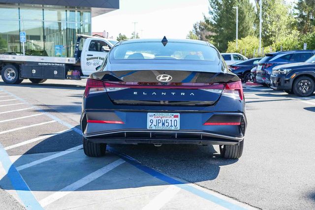 2024 Hyundai Elantra SEL Certified photo 5