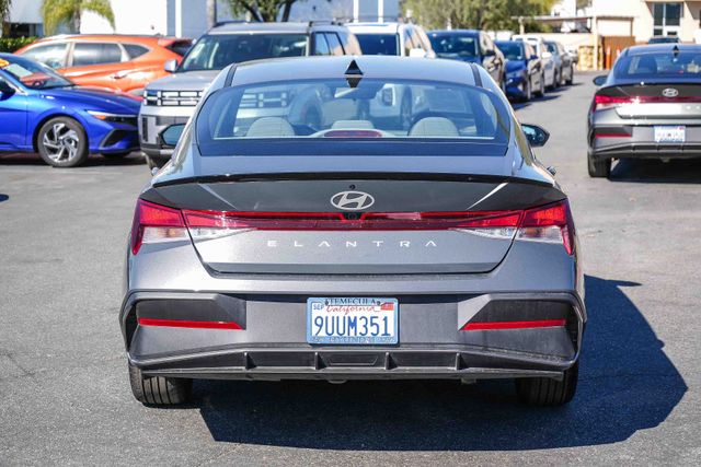 2025 Hyundai Elantra SEL Sport Certified photo 3
