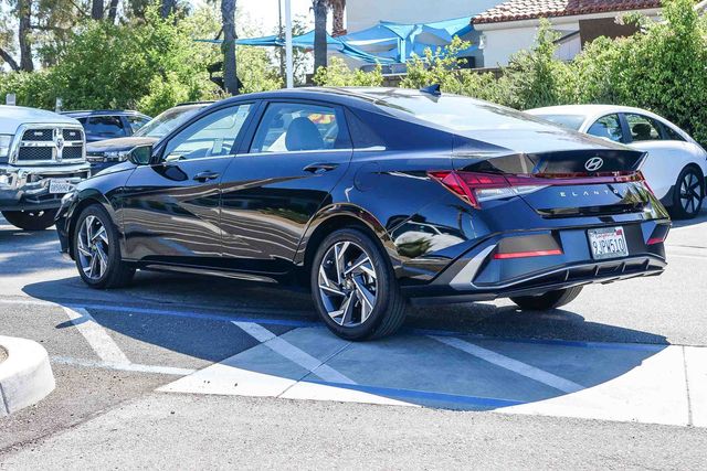 2024 Hyundai Elantra SEL Certified photo 6