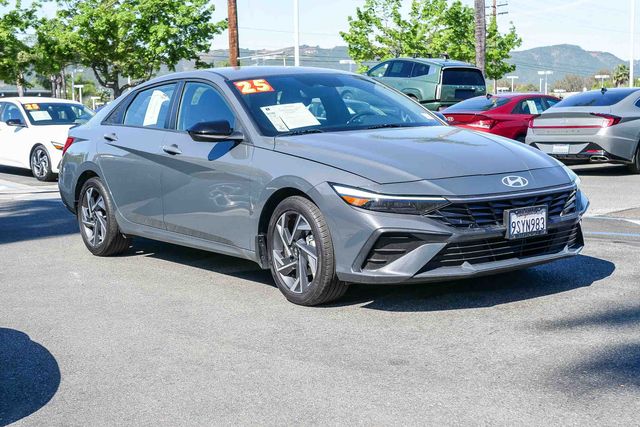 2025 Hyundai Elantra SEL Sport Certified photo 2