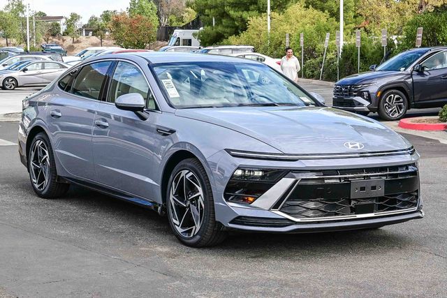 2026 Hyundai Sonata SEL Sport photo 2