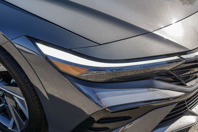 2025 Hyundai Elantra SEL - Photo 11
