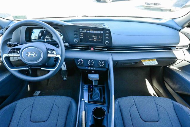 2026 Hyundai Elantra SE - Photo 14