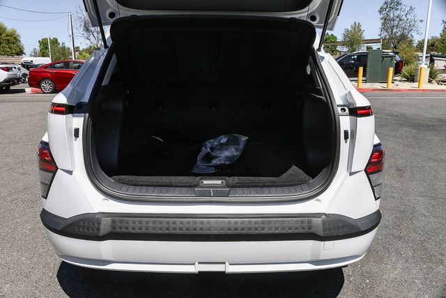 2025 Hyundai Kona EV SEL - Photo 22