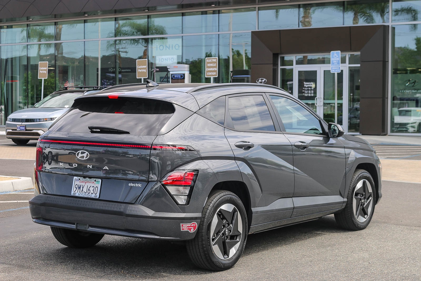 2024 Hyundai Kona EV SEL - Photo 10