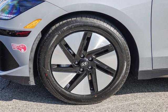 2024 Hyundai IONIQ 6 SE - Photo 11
