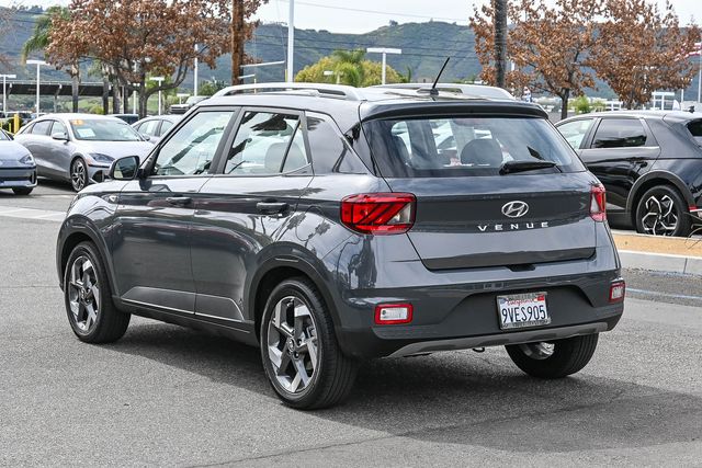2025 Hyundai Venue SEL Certified photo 6