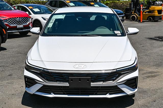 2025 Hyundai Elantra Hybrid Blue photo 2