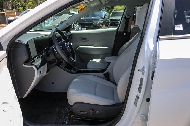 2025 Hyundai Kona EV SEL - Photo 24
