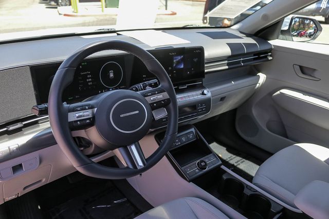2025 Hyundai Kona EV SEL - Photo 28