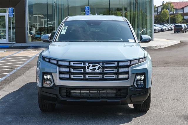 2025 Hyundai Santa Cruz SE photo 2