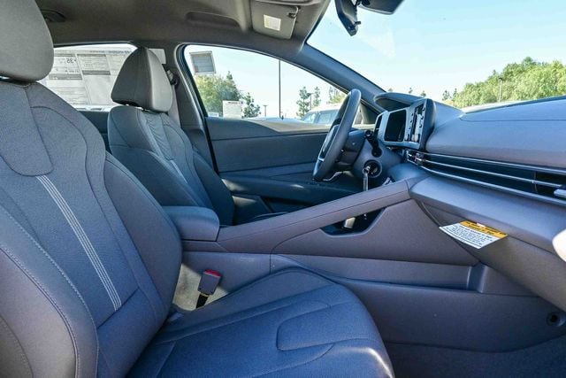 2026 Hyundai Elantra SE - Photo 18