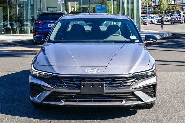 2026 Hyundai Elantra SEL Sport photo 2