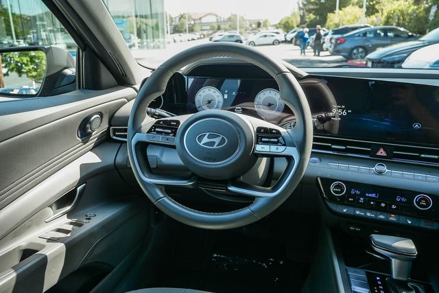 2025 Hyundai Elantra SEL - Photo 16
