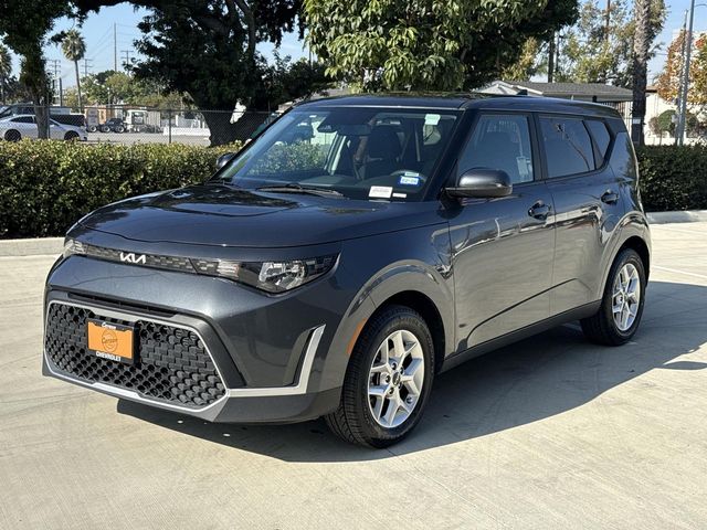 2024 Kia Soul LX photo 6