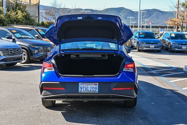 2025 Hyundai Elantra SEL Sport Certified photo 3