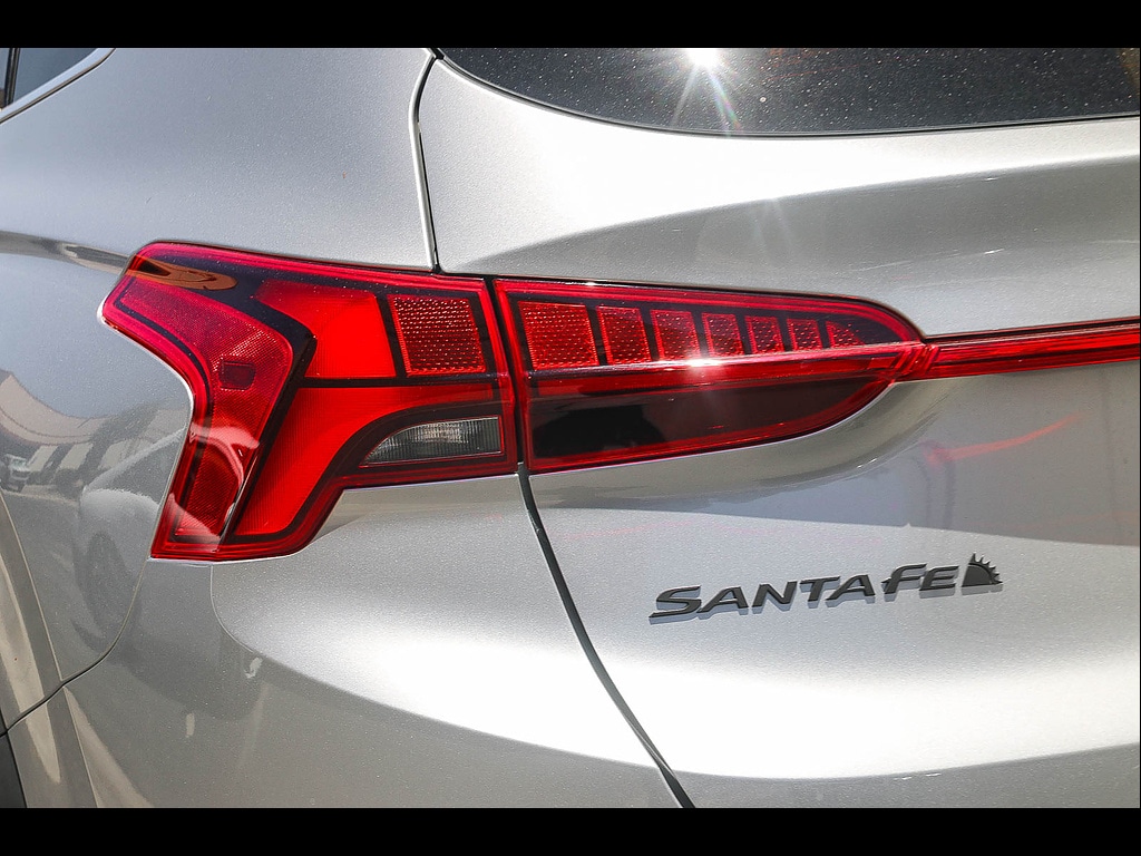 2022 Hyundai Santa Fe Limited - Photo 11