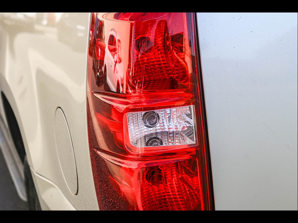 2013 Chevrolet Suburban LT - Photo 12