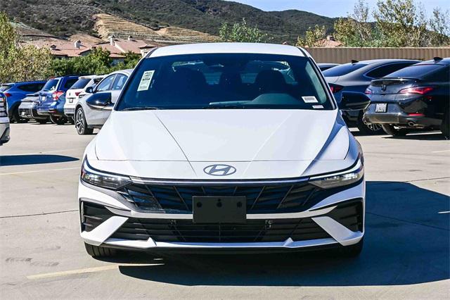 2026 Hyundai Elantra Hybrid SEL Sport photo 2