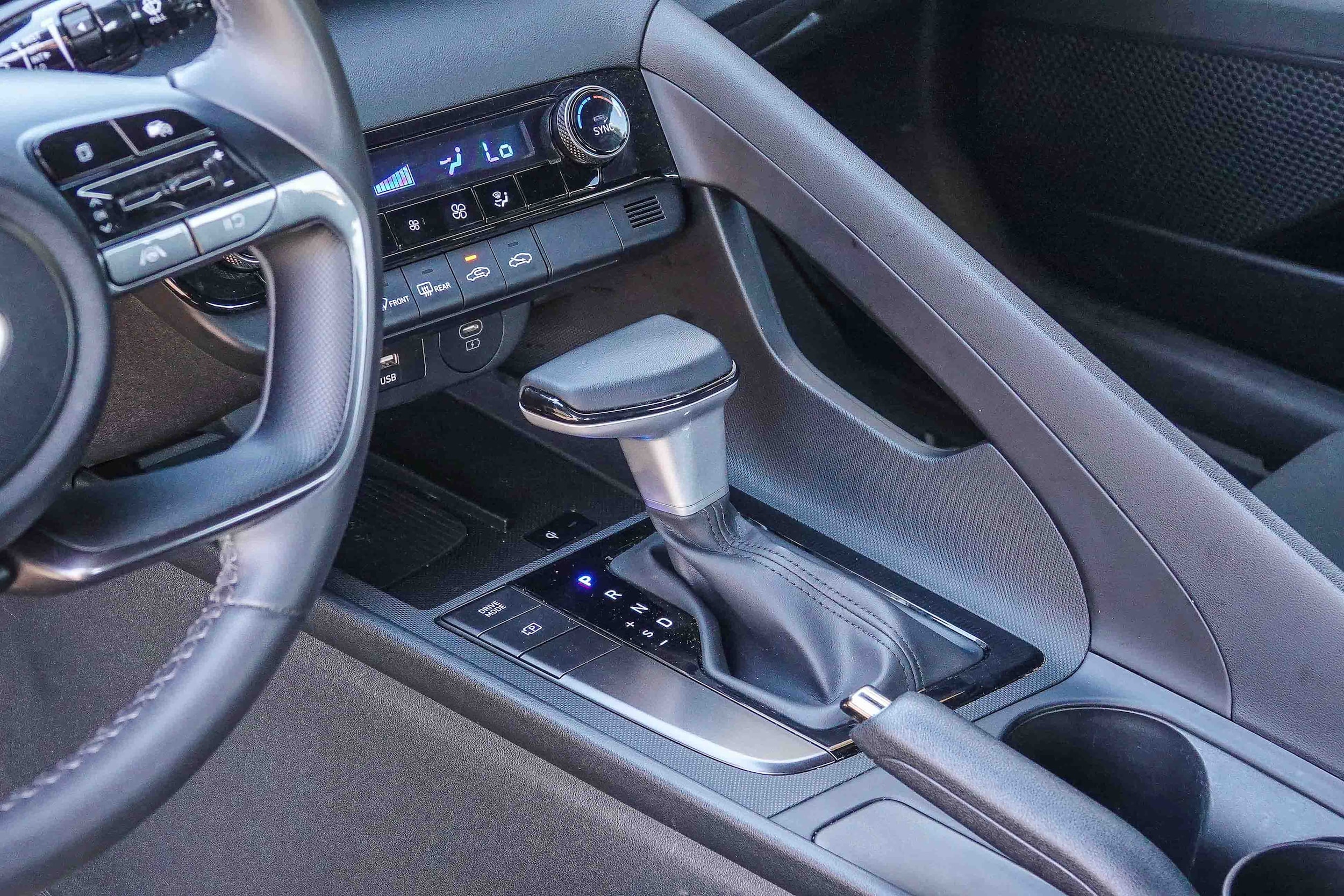 2025 Hyundai Elantra SEL - Photo 18