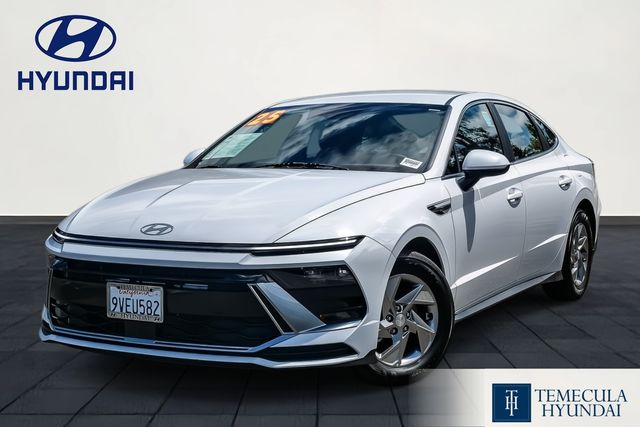 2025 Hyundai Sonata SE's photo