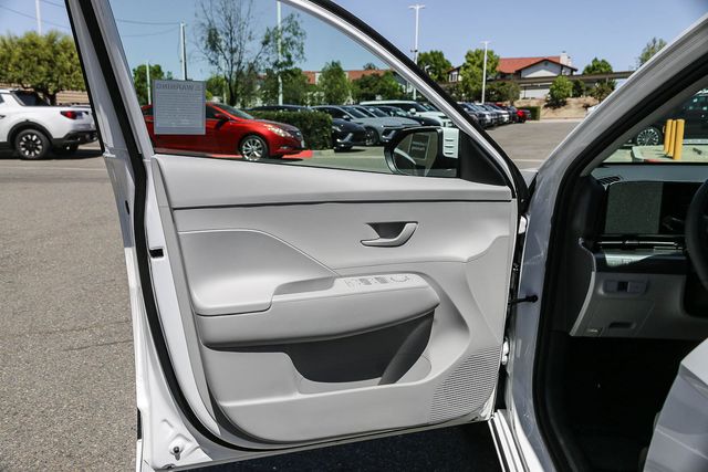 2025 Hyundai Kona EV SEL - Photo 27