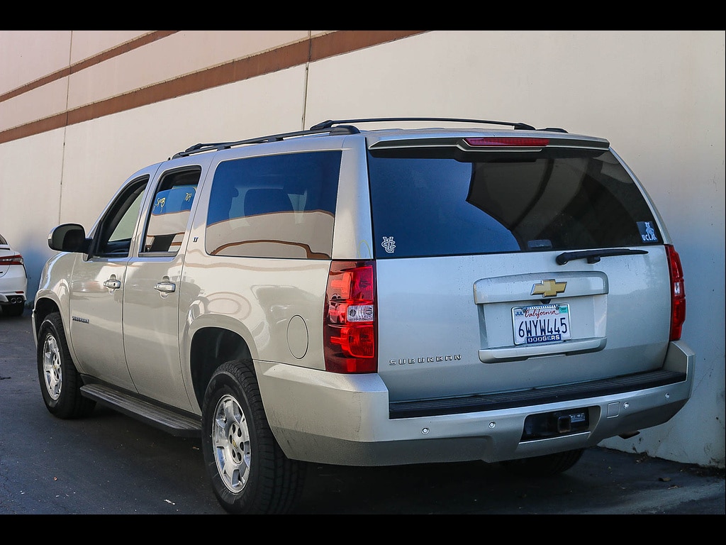 2013 Chevrolet Suburban LT - Photo 10