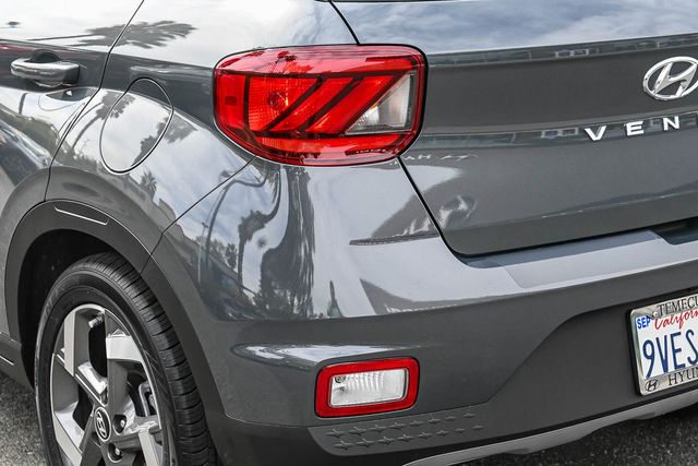 2025 Hyundai Venue SEL Certified photo 3