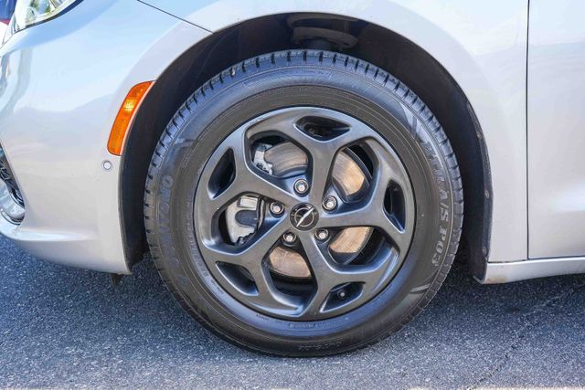 2022 Chrysler Pacifica Hybrid Limited - Photo 12