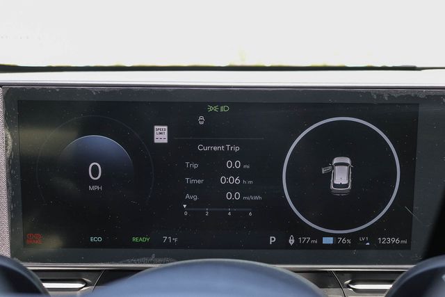 2025 Hyundai Kona EV SEL - Photo 30