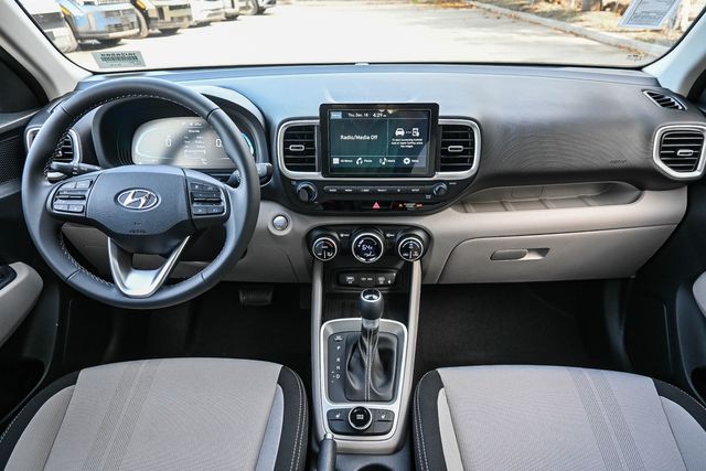 2026 Hyundai Venue SEL - Photo 16