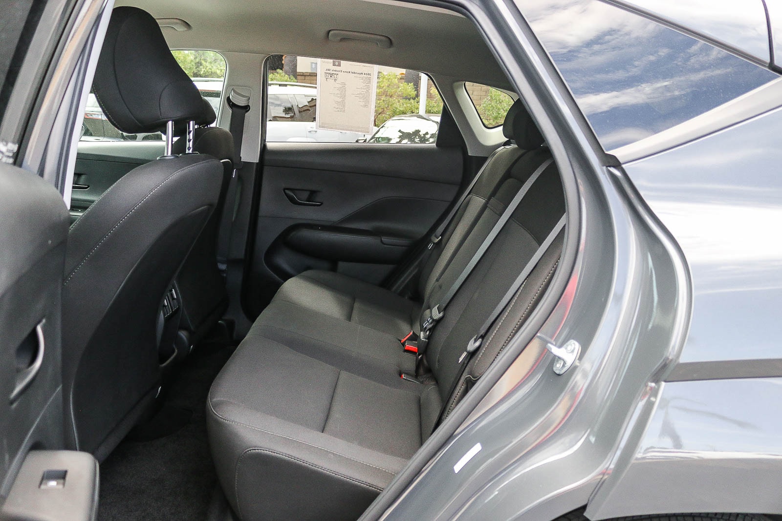 2024 Hyundai Kona EV SEL - Photo 23