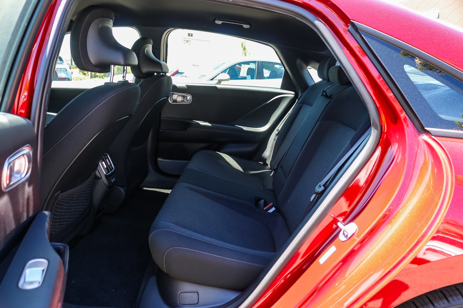 2024 Hyundai IONIQ 6 SE - Photo 23