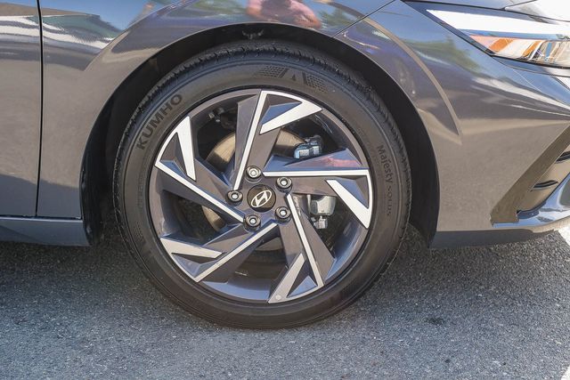 2025 Hyundai Elantra SEL - Photo 10