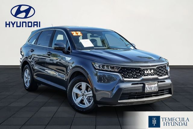2022 Kia Sorento LX AT's photo