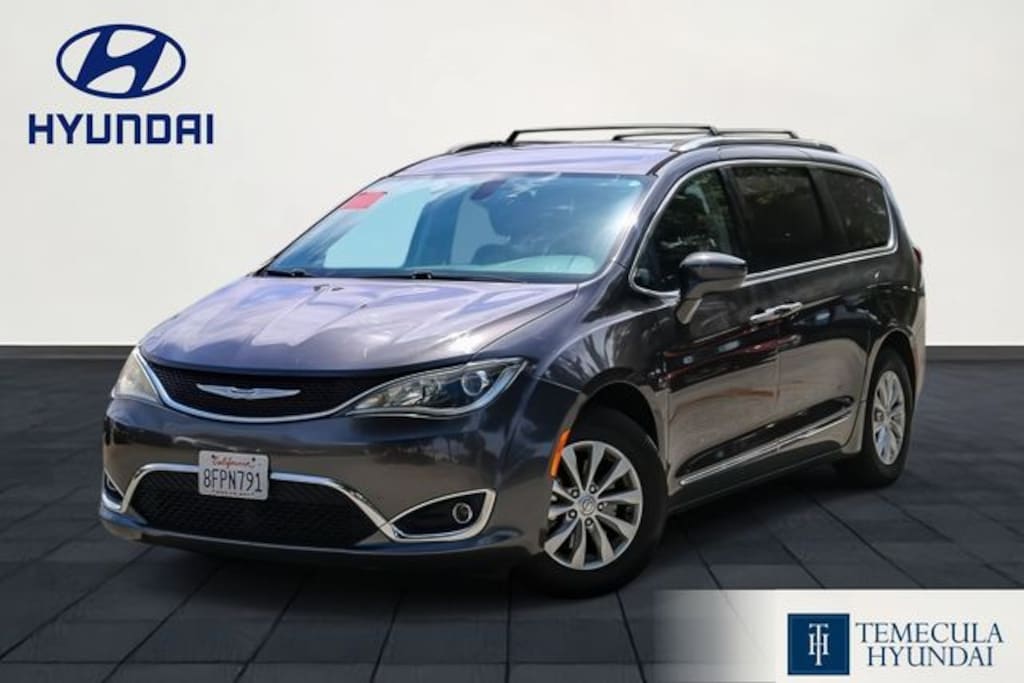 Used 2019 Chrysler Pacifica Touring L Minivan/Van