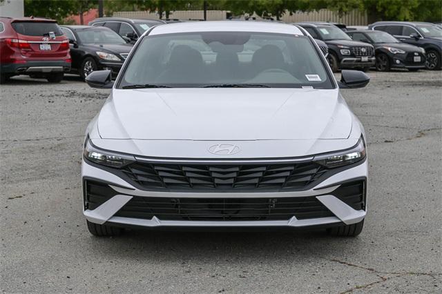 2025 Hyundai Elantra Hybrid SEL Sport photo 2