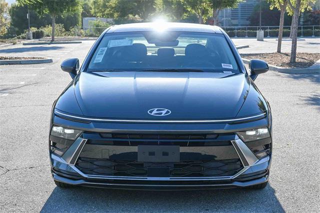 2026 Hyundai Sonata Hybrid SEL photo 2