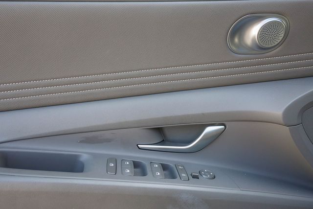 2025 Hyundai Elantra SEL - Photo 24