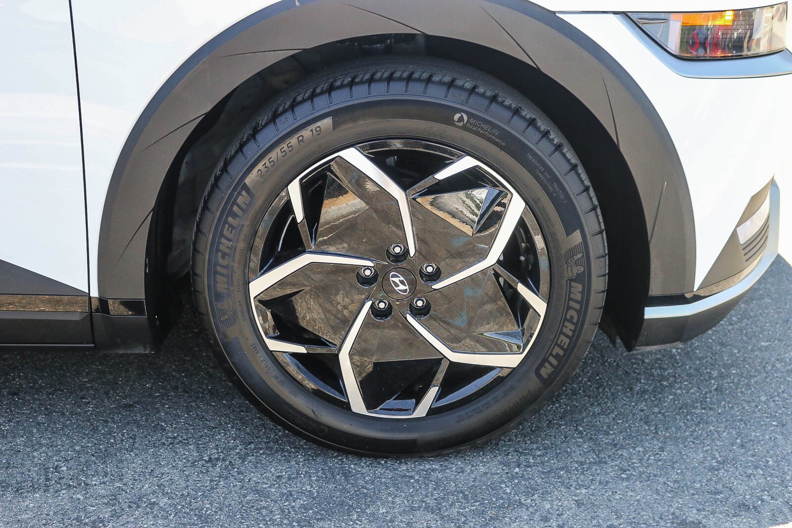 2024 Hyundai IONIQ 5 SEL - Photo 15
