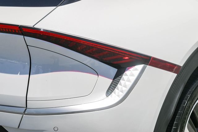 2024 Kia EV6 Light L/R - Photo 12