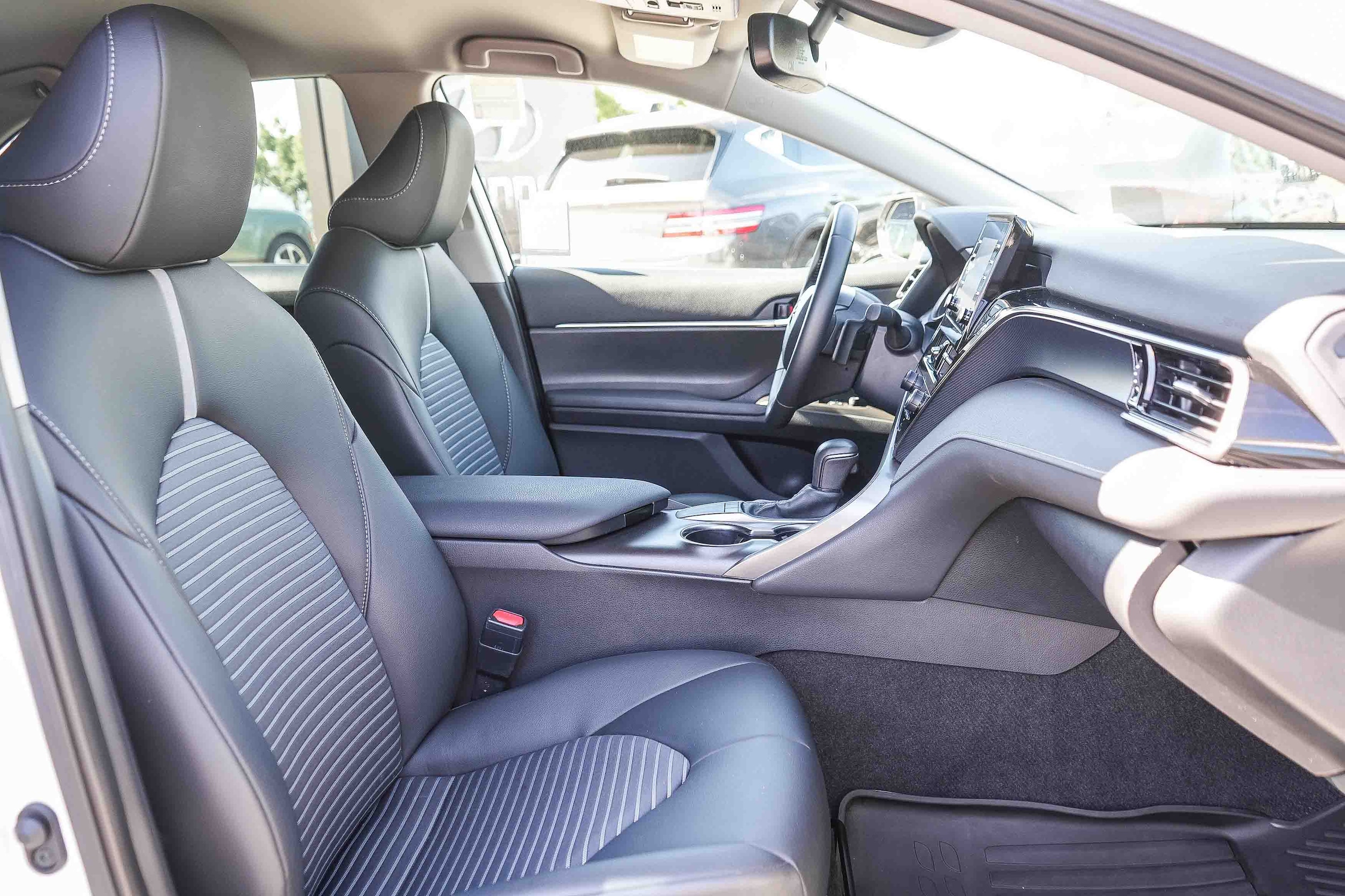 2024 Toyota Camry SE Nightshade - Photo 17