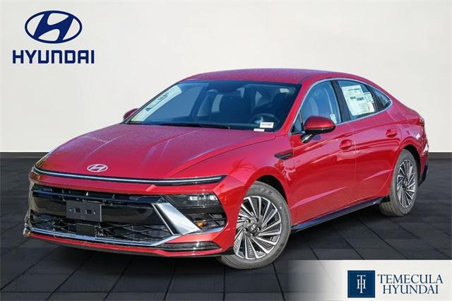 2025 Hyundai Sonata Hybrid Sedan 