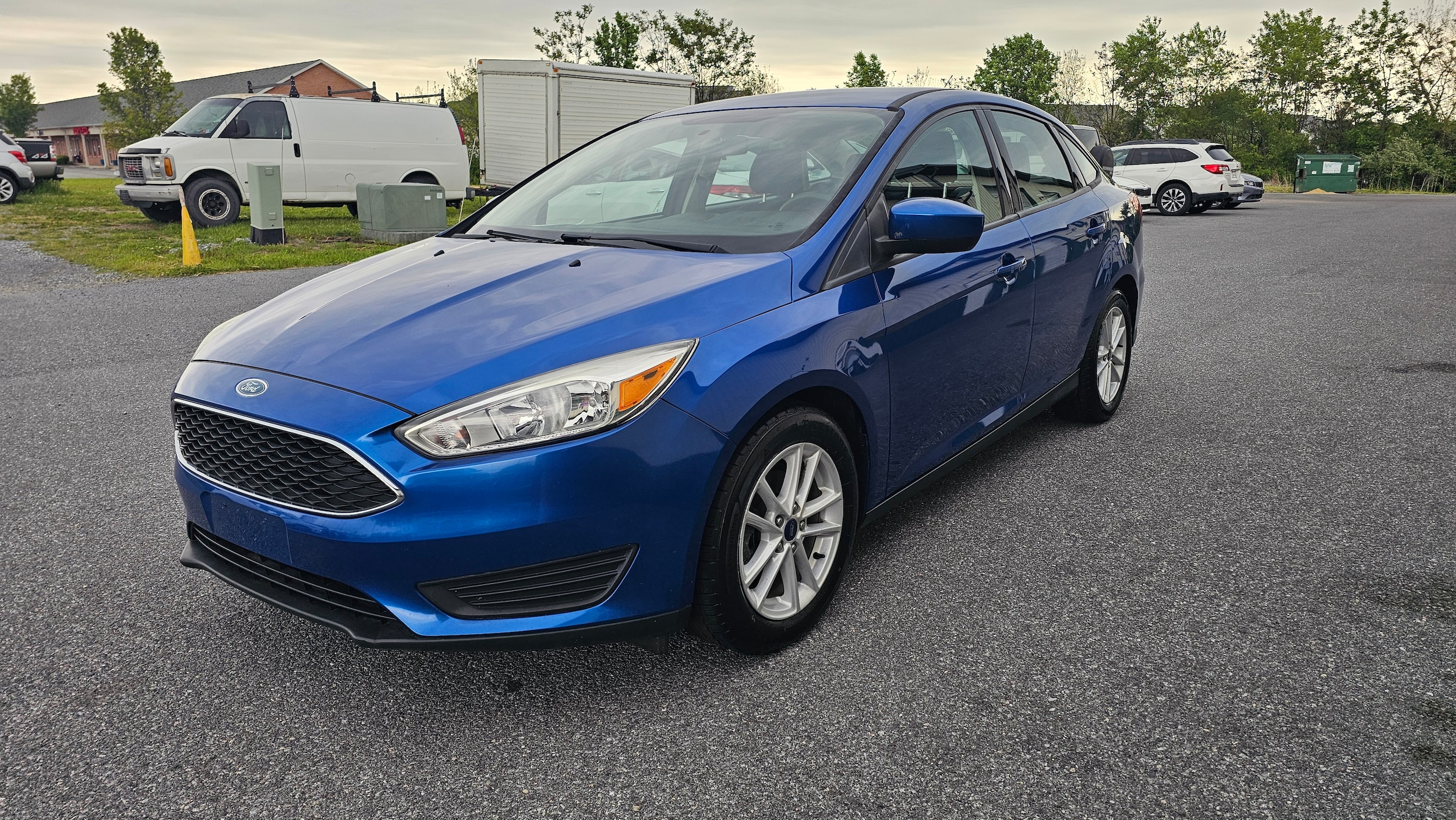 2018 Ford Focus Sedan SE's photo