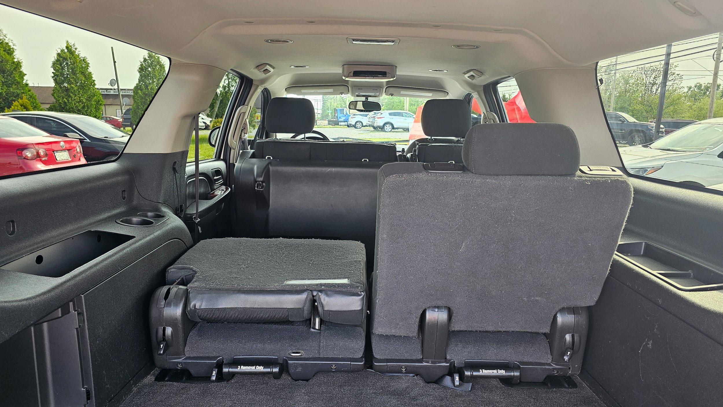 2013 Chevrolet Suburban LS - Photo 8