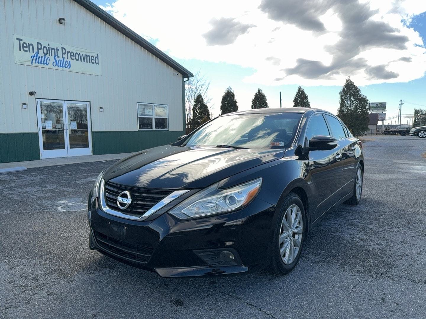 2017 Nissan Altima SV's photo