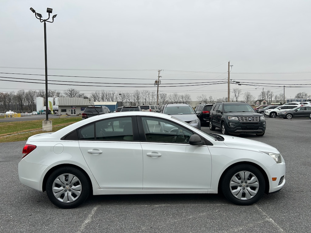 Used 2013 Chevrolet Cruze LS Auto Sedan