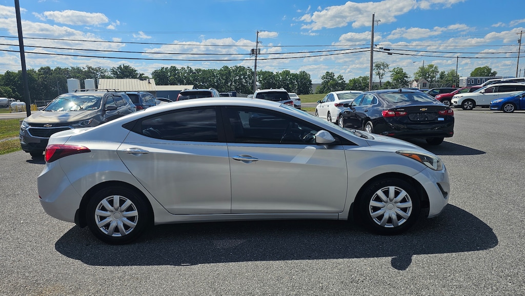 Used 2016 Hyundai Elantra Sedan