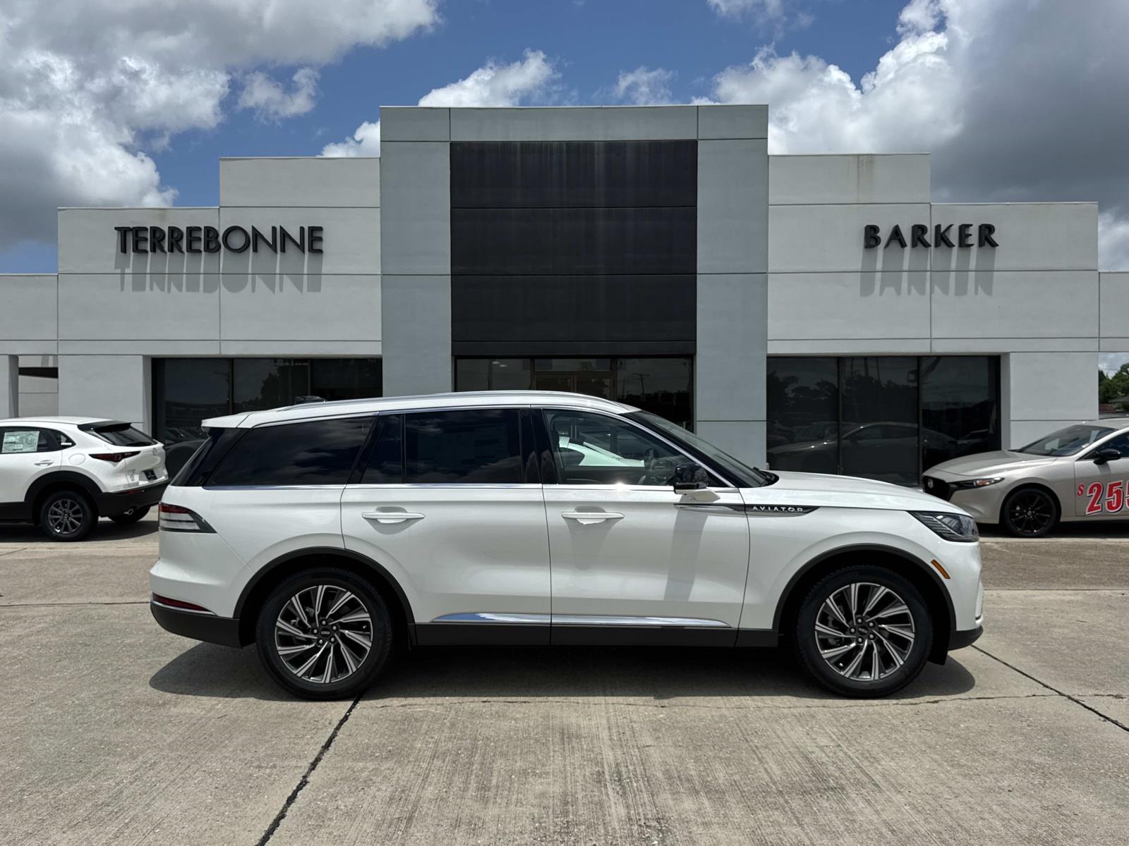 2026 Lincoln Aviator Premiere RWD's photo