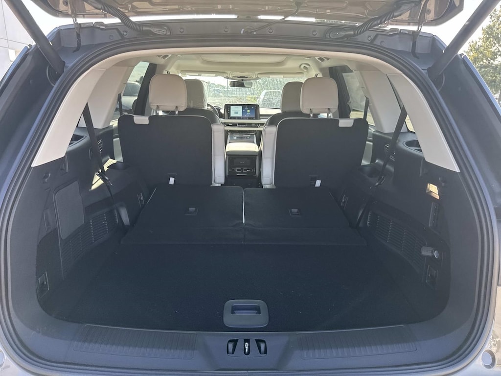 New 2025 Lincoln Aviator Premiere RWD Sport Utility